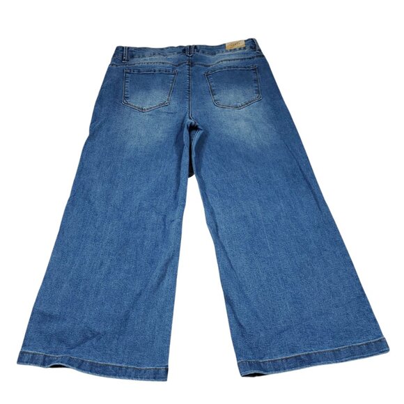 CROPPED Curve Appeal High Rise Wide Leg Stretch Blue Jeans Size 14 32 - Picture 2 of 8